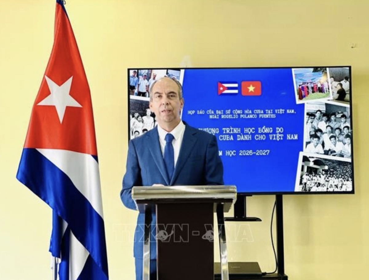 Cuba to award full medical scholarships to Vietnamese students